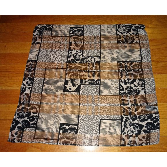 Pull&Bear Leopard print satin scarf in maroon